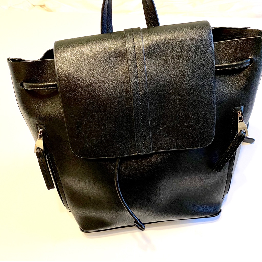 Zara | Black Basic Backpack